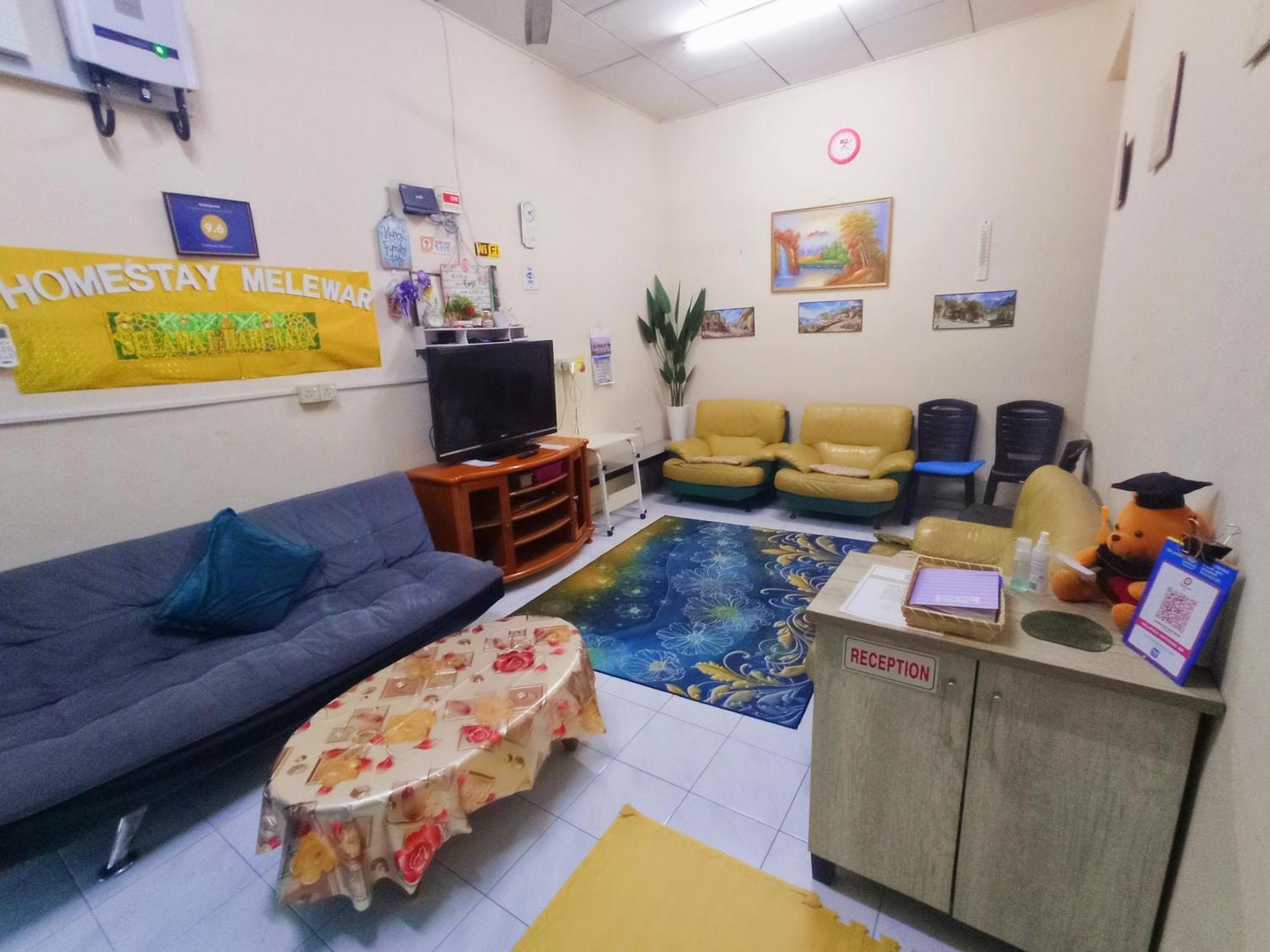 Homestay Melewar Parit Raja Eksteriør bilde